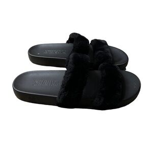 PINK Victoria’s Secret Black Fuzzy Slides Slippers Size M (38/39 or 8-9 US)